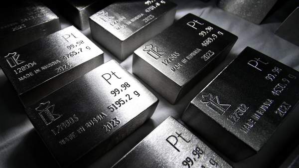 Read more about the article Цена на платину растет в четверг на 4%, обновляя рекорд осени 2014 года
