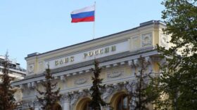 ЦБ с расчетами 25 июня продал на внутреннем рынке юани на 7,4 миллиарда рублей