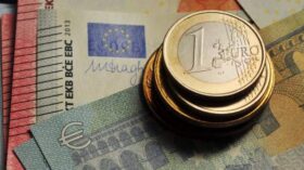 Фондовые индексы Европы в основном снижаются после данных о деловом климате в Германии