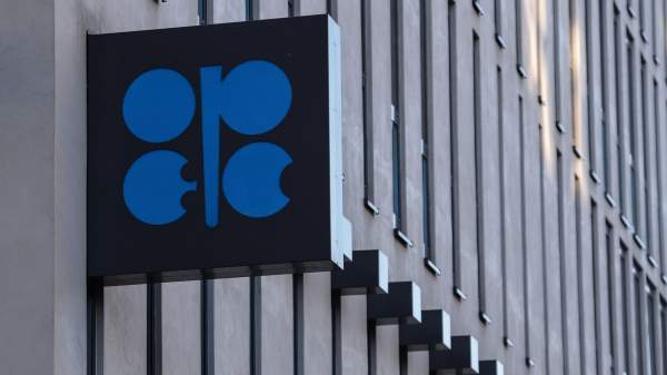 Read more about the article Цены на нефть возобновили рост на фоне решения ОПЕК+ увеличить добычу