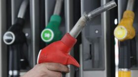 Стоимость бензина Аи-92 на Петербургской бирже снизилась на 0,06%