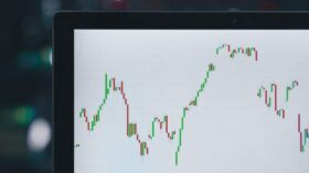 Российский рынок акций закрылся снижением на 1,05%