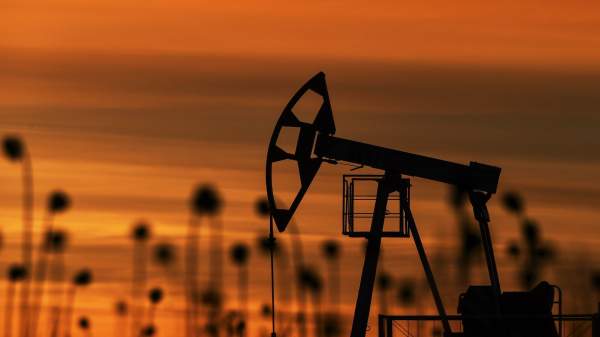Read more about the article Стоимость нефти во вторник днем слабо меняется после двух дней роста