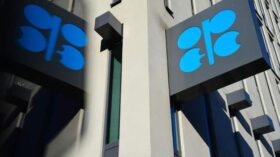 мировые цены на нефть продолжают стабилизироваться на оценках решений ОПЕК+