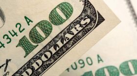 Курс доллара к мировым валютам снижается после публикации макростатистики из США