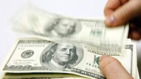Курс евро к доллару снижается до $1,1716 после публикации макростатистики США