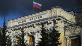 Официальный курс юаня с субботы – 11,27 руб, доллара – 79,73 руб, евро – 93,56 руб – цб рф