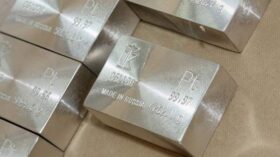 Стоимость платины впервые  с лета 2008 года превысила уровень в $2 000 за тройскую унцию