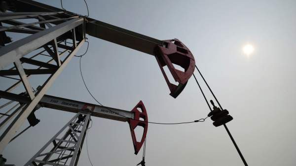 Read more about the article Цены на нефть снижаются на ожиданиях обильного предложения