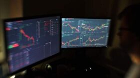 Британский FTSE 100 вырос, обновив исторический максимум