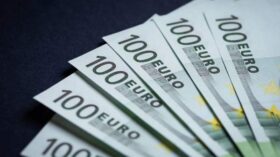 Евро дорожает к доллару после подтверждения роста деловой активности в еврозоне