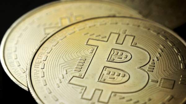 Read more about the article Аксаков: россиянам могут запретить торговать криптой через иностранные биржи