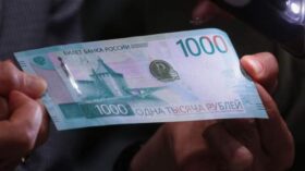 Барышников: скачки рубля в марте связаны с дефицитом валюты на рынке