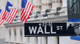 Фондовые индексы США растут в среднем на 1% на фоне продления перемирия с Ираном