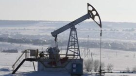 Нефть дорожает более чем на 1% на неопределенности в переговорах между США и Ираном